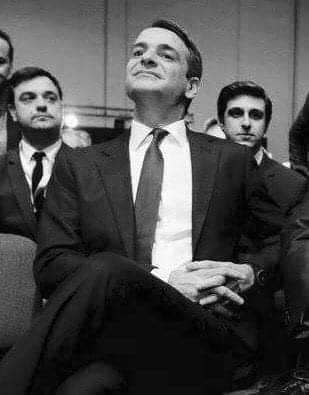 Θα εμβολιαστεί πρώτος λέει.
Και παρενέργειες να έχει αντε να τις καταλάβεις...