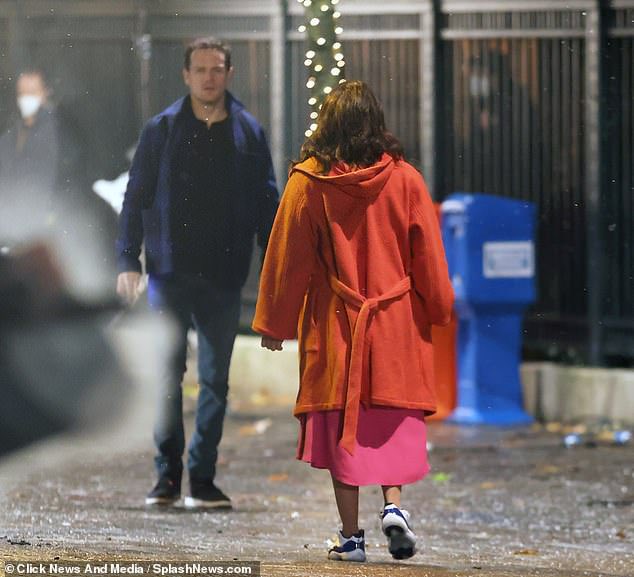 And because the photos were so many and ohhh so good.. i had to make another post with them! Just too good not to post them! Happy, excited us!!  #SamHeughan #PriyankaChopra #TextForYou https://www.dailymail.co.uk/tvshowbiz/article-9056669/amp/Priyanka-Chopra-shares-kiss-star-Sam-Heughan-film-Text-London.html?__twitter_impression=true