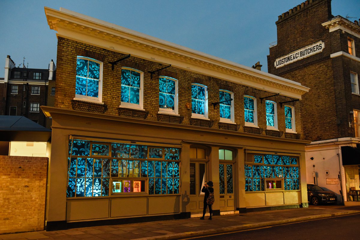 GraduateArt's tweet photo. Really pleased to be asked to cover KCAW's latest public art project High Street Windows featuring a number of vibrant works including: Nocturne by Ian Kirkpatrick, Art Deco Paradise by Fiona Grady, digital representations by Alexander Ikhide and Dotmasters' LITE on Thurloe Place https://t.co/Ajn7OILtAO