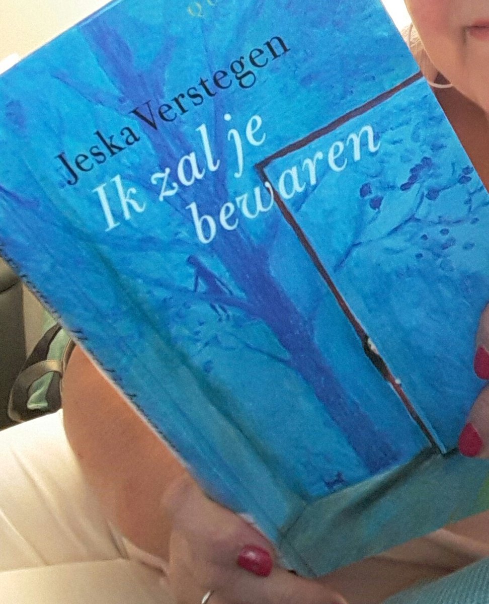 JennyOreel's tweet photo. Boek 3 en 4 voor de #Boekenbingo2021 heb ik uit. Het zijn twee indrukwekkende jeugdboeken over de tweede wereld oorlog. Echte aanraders. Vooral de verhalenbundel van Arend van Dam is erg geschikt om voor te lezen in de  bovenbouwklas. @blauwaventurijn https://t.co/cr10dt9Qo2