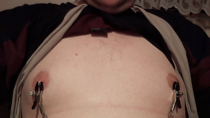 Hey guys, i have a nipple clamps now. I hope you like it.

#chubby #mollig #bisexual #bisexuell #bi #chaturbate