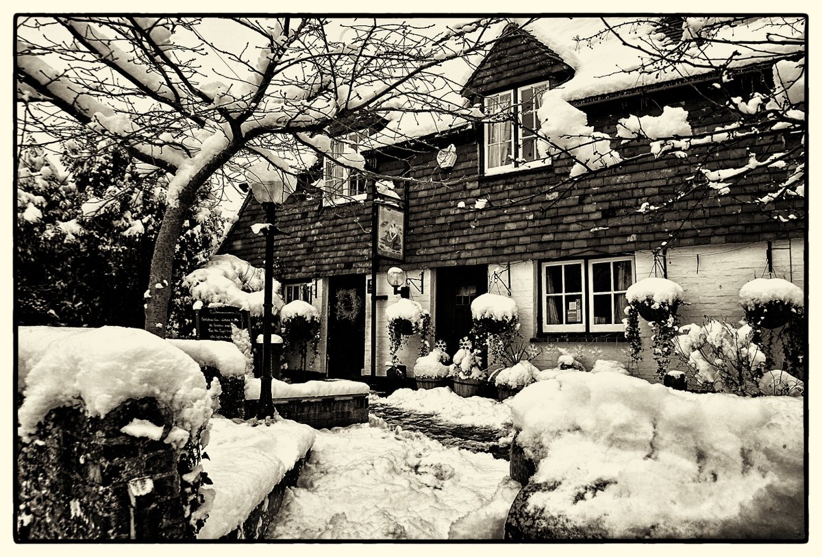 How to say Happy Christmas in this Year of Years? 
Above all I want to THANK our pubs for valiantly trying to safely serve us, our brewers &amp; suppliers for managing, in spite of everything, to brew some fabulous beer, &amp; Happy Xmas to all my journo &amp; Twitter friends Here's to 2021!