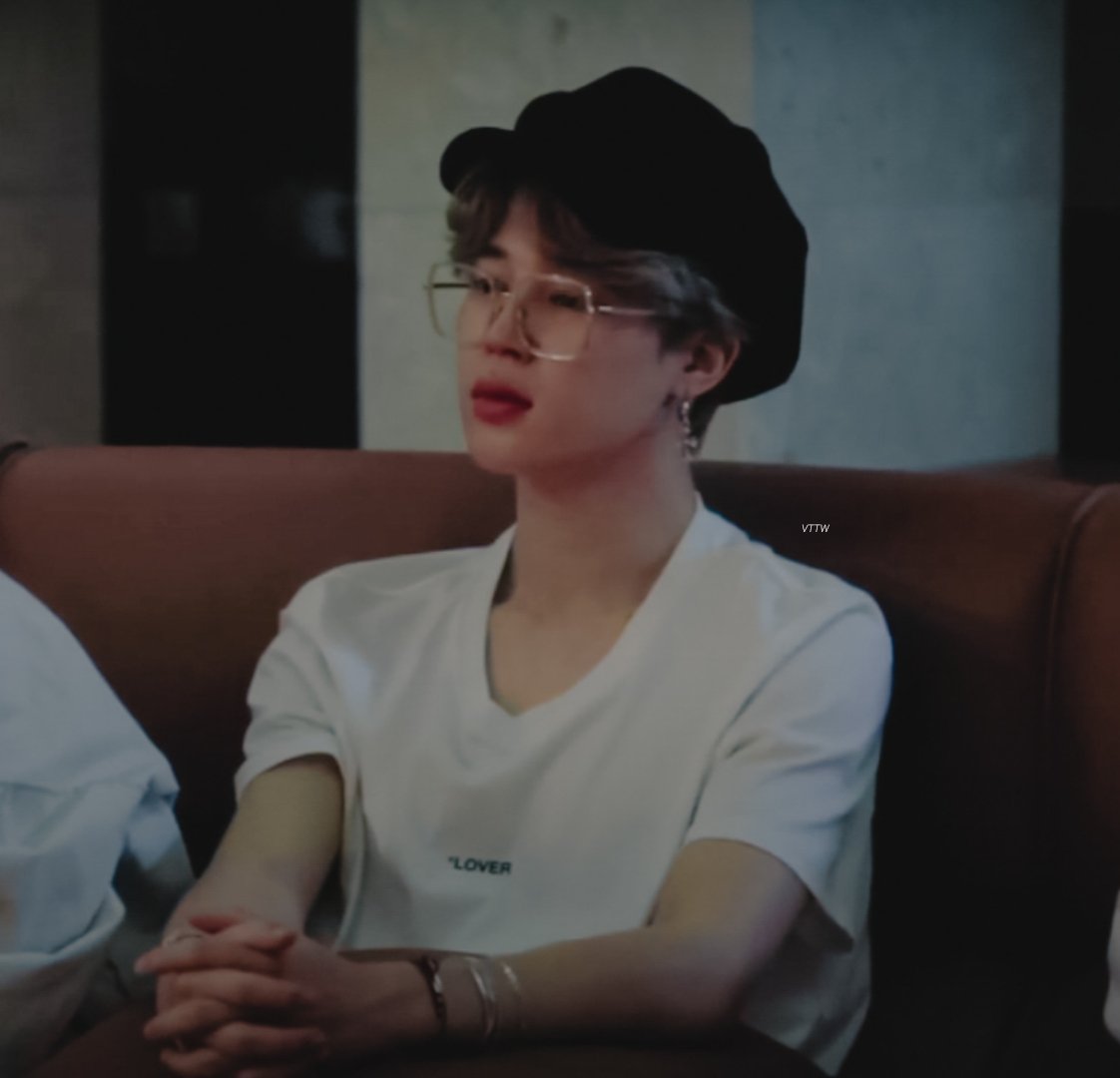 meherunsehmbi's tweet photo. miss you jimina🙂
If you were by my side today, I would not be in this situation I'm very lonely Feeling so helpless 🙂 @BTS_twt #StayHereForeverARMYS #ArmyStayHereForever #BestSongOf2020 #Jimin24개월연속브평1위 #JIMIN #JiminGaonChartNominee #jiminandwho #JiminBRGold https://t.co/tpWx2LHJzO