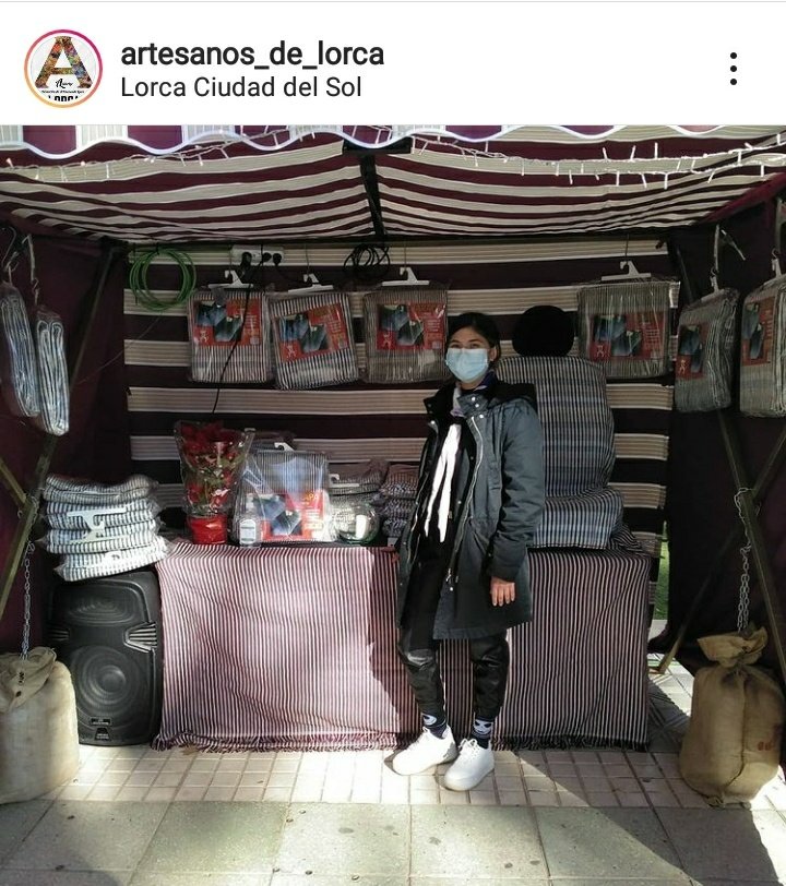 scoutCdSol108's tweet photo. La Asociación de Artesanos de Lorca #ArteLor pidió colaboración a los scouts del 108 y el @ClanRoverLeiva ha acudido a la llamada:SERVIR Colaborar en el Mercado Navideño de Artesanía. Hasta las 21 h. abierto #sabadoscout!
Textil,Jarapa,alimentación, artesanía,...#RMurcia
📸IG https://t.co/gqmTYETQTW