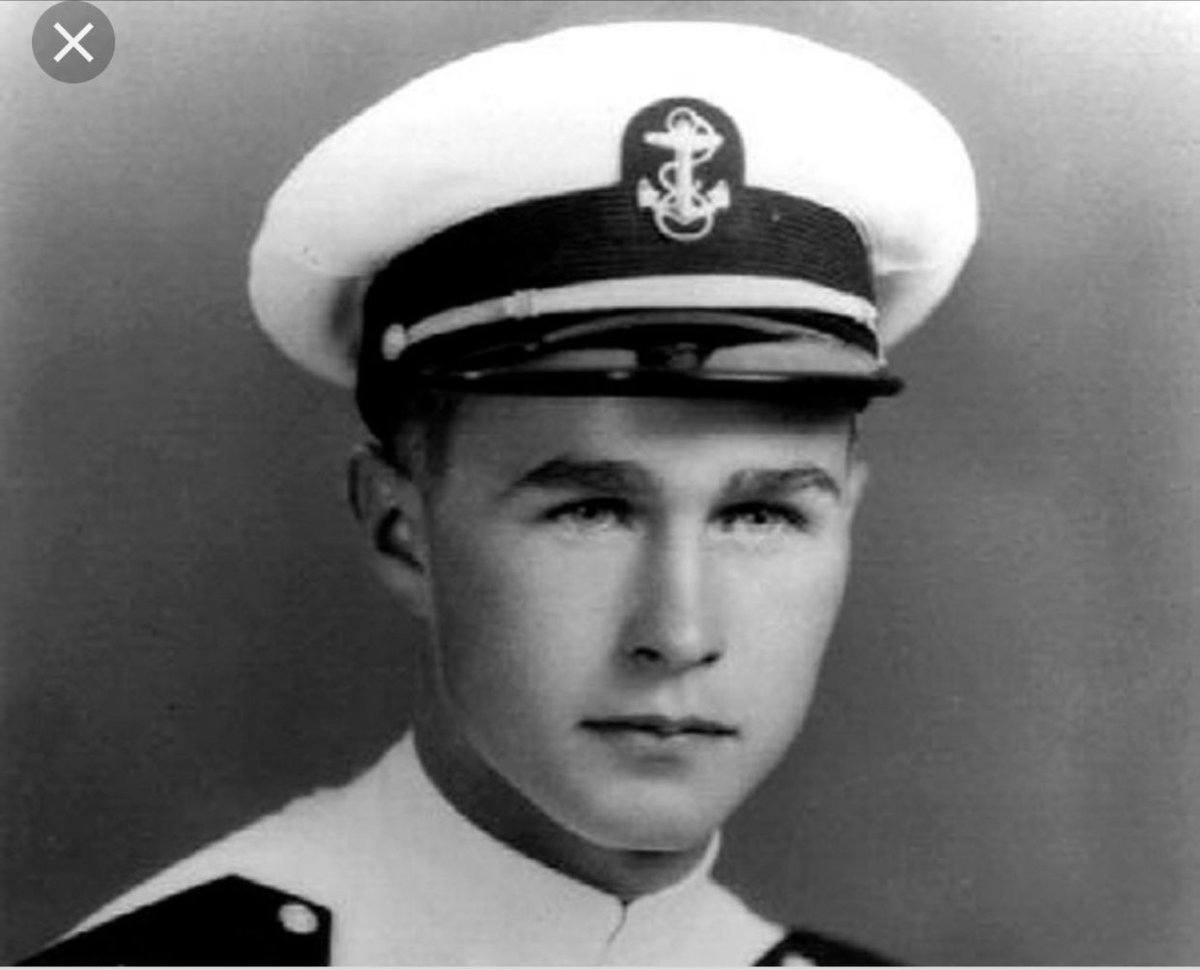 EIsaacoff's tweet photo. @TheTVAddicted @samunderwood He could definitely play the part of young George H. W. Bush!  Look at the resemblance! https://t.co/pOF5zBRvsQ