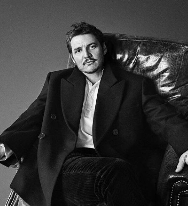 pedro pascal b&w aesthetic pictures - a thread