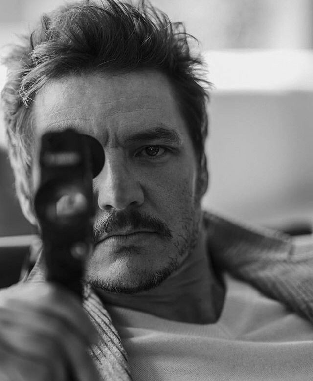 pedro pascal b&w aesthetic pictures - a thread