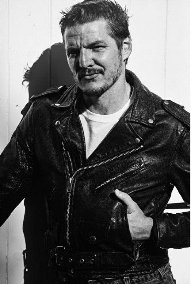 pedro pascal b&w aesthetic pictures - a thread