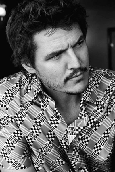 pedro pascal b&w aesthetic pictures - a thread