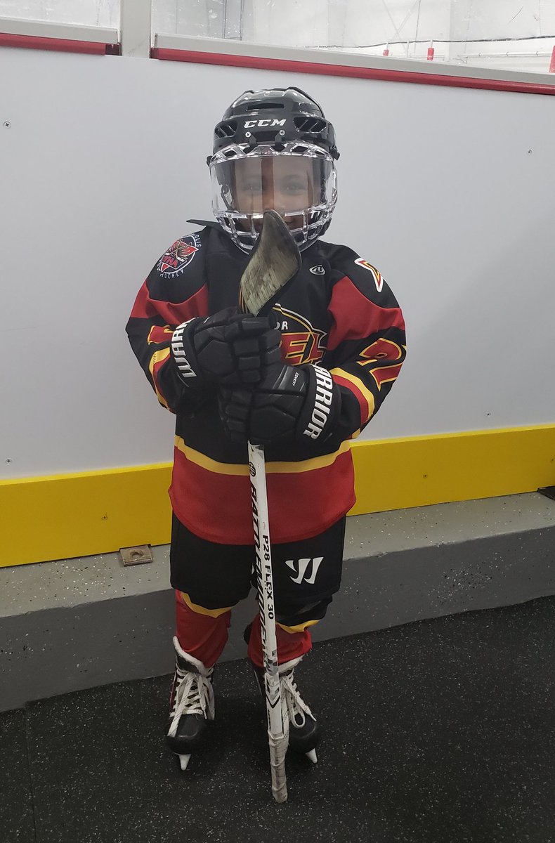 Last game before the winter break. I managed a hat trick to help us to a tie in a thrilling game. 🧢🧢🧢 #HockeyIsForEveryone #HattrickHero #8USeason