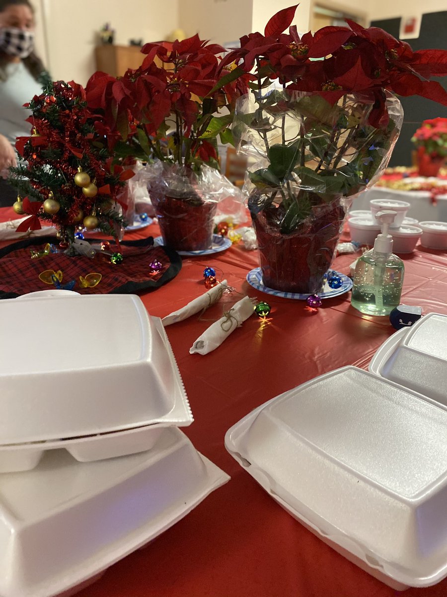 mrsHSK's tweet photo. Kept our holiday luncheon tradition with a twist! Thank you @DonRamonDixie for working with all our requests to provide a yummy, hot, individual lunch for our @BelvedereBees Staff! https://t.co/iZD8FbPVwa