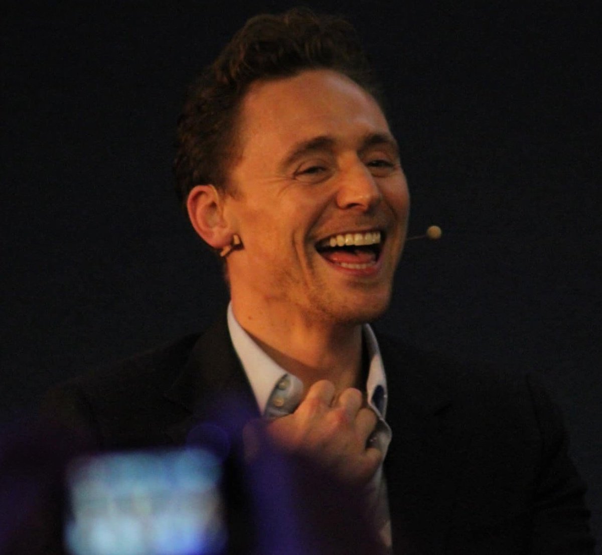 tom hiddleston laughing