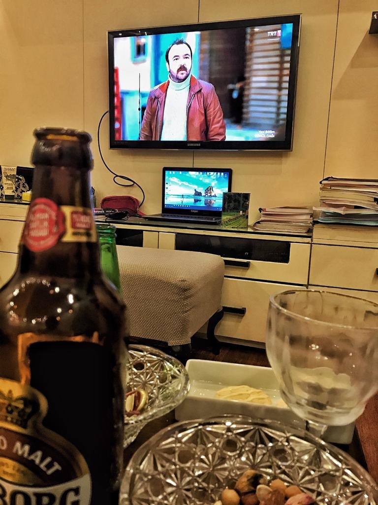 Niye lan niye unutuyoruz bu anı.. neden mutlu olmuyor dolmuşçu sefer.. neden #gönüldağı #neden #gönülsözü #dolmuşçu sefer candır.. biz diziyi değil dolmuşçu seferi izliyoruz...