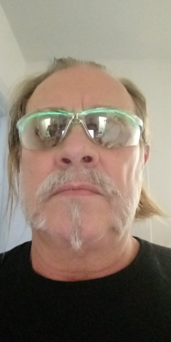 flcamera's tweet photo. Growing up in a time with #lowbuget #movie #fx sure does help one when I have my own #nobudget #movies #ideas https://t.co/o6pq2BwmfO