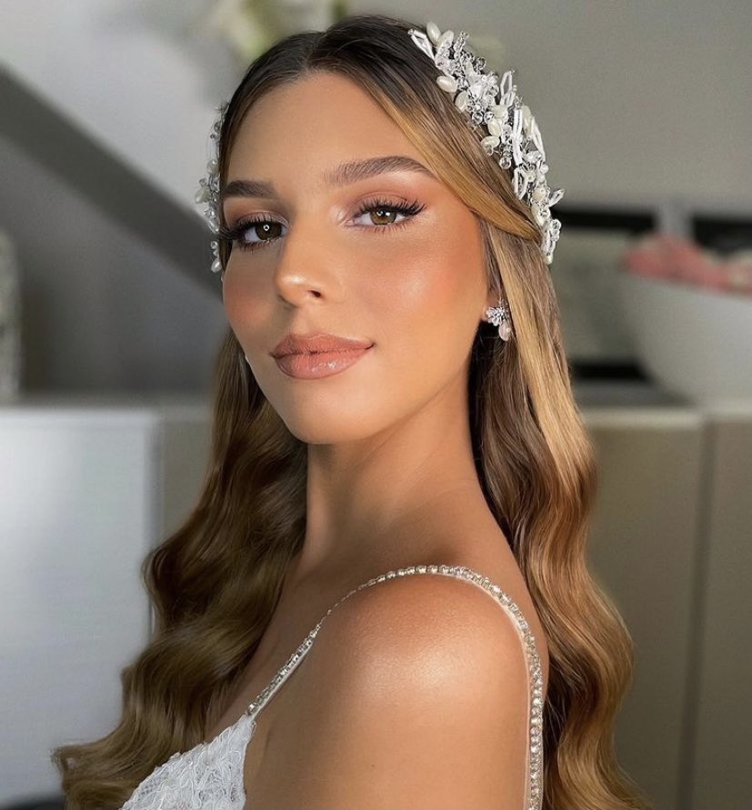 MathiasTrouche's tweet photo. Venez on met un terme au débat ? 
COM pour Miss Île de France  
RT pour Miss Côte d’Azur 
FAV pour Miss Provence  #MissFrance2021 https://t.co/F0P1UNlix6