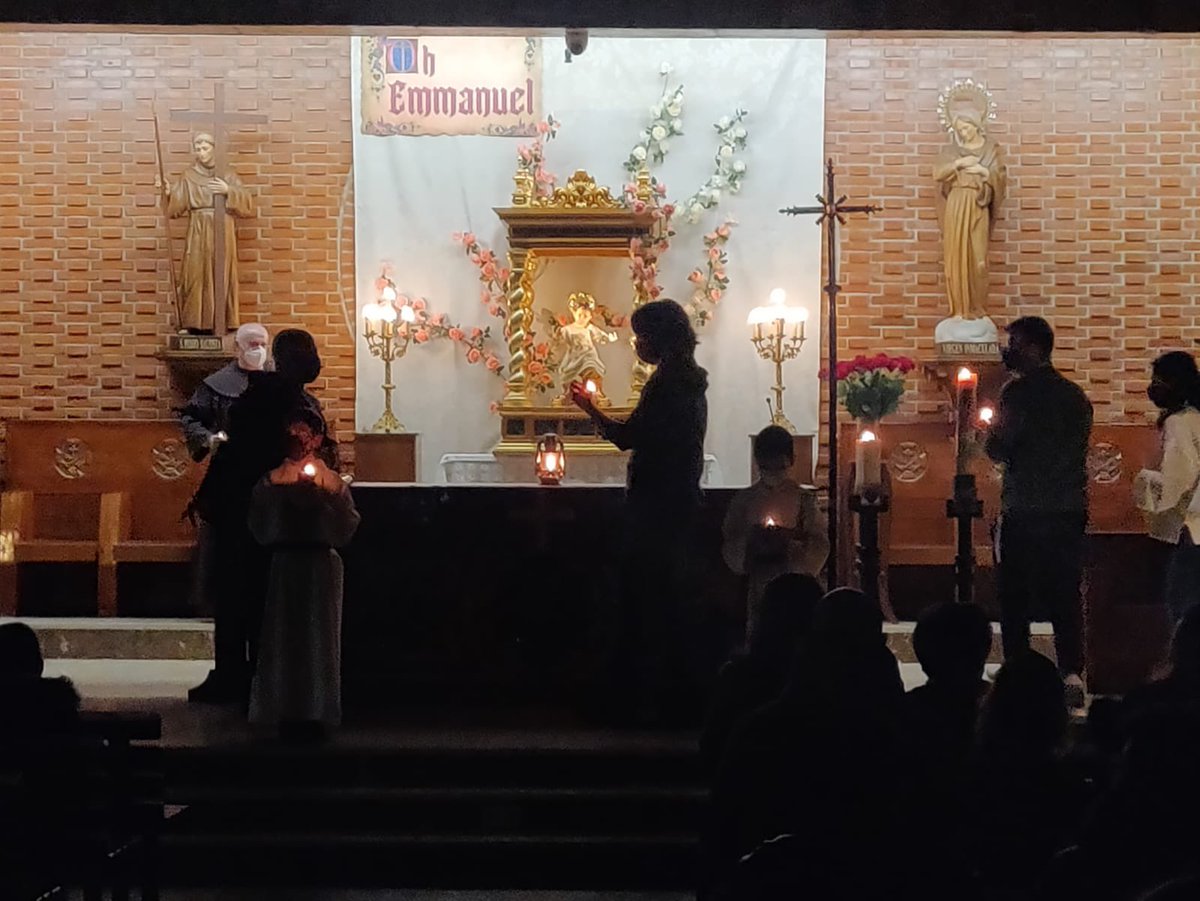 pspedrobautista's tweet photo. Esta tarde hemos acogido en nuestra parroquia La Luz de la Paz de Belén, con los más pequeños y la participación de grupos scout de #Alcorcón @GSLibertas @GSNomadas @PJAlcorcon @DiocesisGetafe @ofmfranciscanos https://t.co/qLterAZkw7