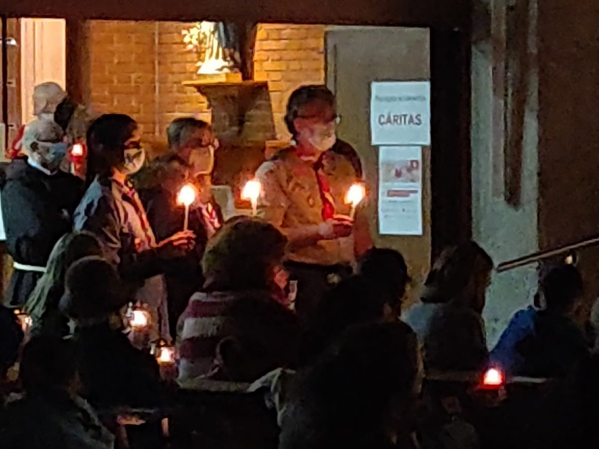 pspedrobautista's tweet photo. Esta tarde hemos acogido en nuestra parroquia La Luz de la Paz de Belén, con los más pequeños y la participación de grupos scout de #Alcorcón @GSLibertas @GSNomadas @PJAlcorcon @DiocesisGetafe @ofmfranciscanos https://t.co/qLterAZkw7