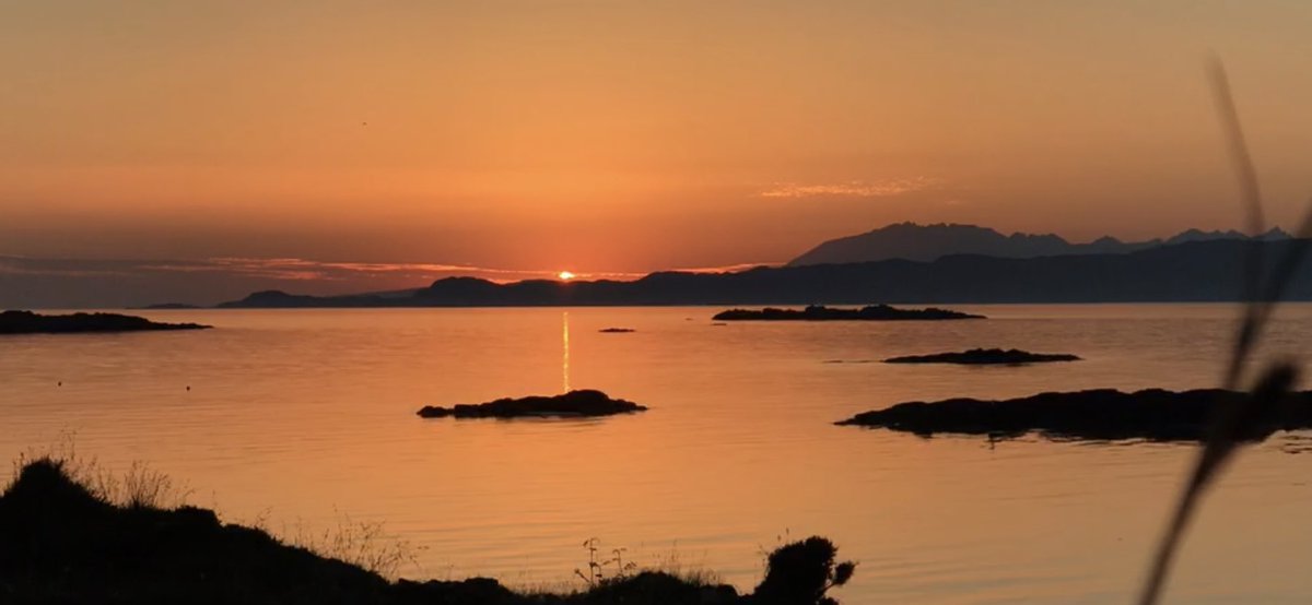 AbcwardCalum's tweet image. Sunset in arisaig  back in the summer. 😍 #sunset #summer2020 #scotland #arisiag