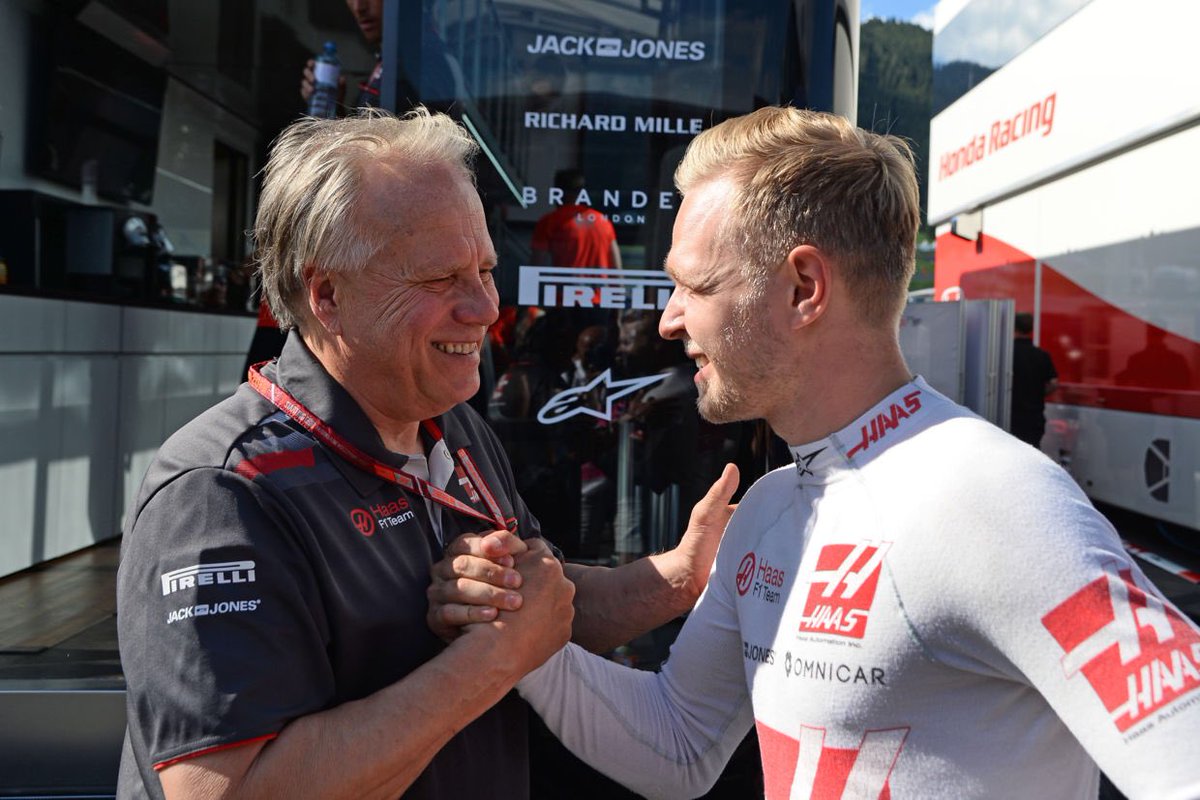 Onlyfruits's tweet image. 2/2: Journo and #F1 photographer @JonasHut have also run a story about how it, according to Guenther Steiner and Gene, always was the plan that Magnussen should have teamed up with @SchumacherMick but due to lack of $$ they picked you/know-who 🤨