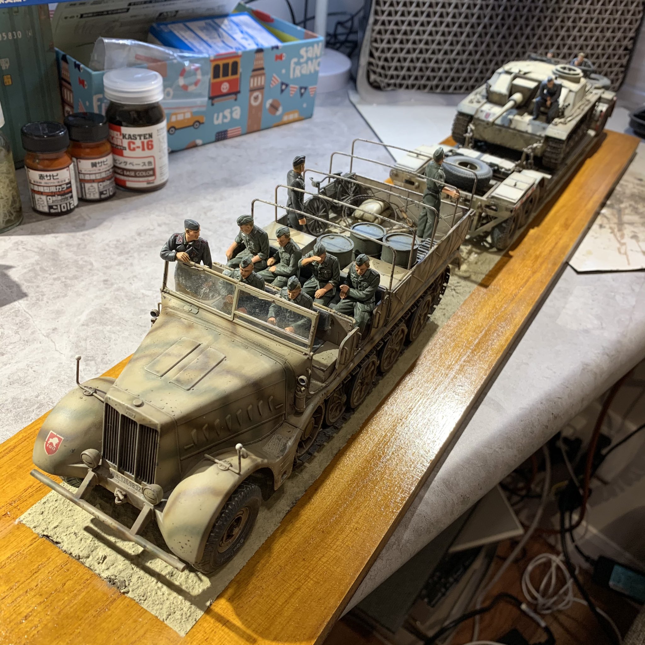 1/35 ドイツ 18トン重ハーフトラック・FAMO: スケールモデル