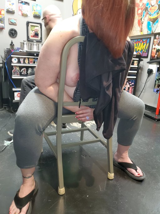 2 pic. Being a little naughty as she's getting her lifestyle tattoo... https://t.co/PBqEdsSl8q