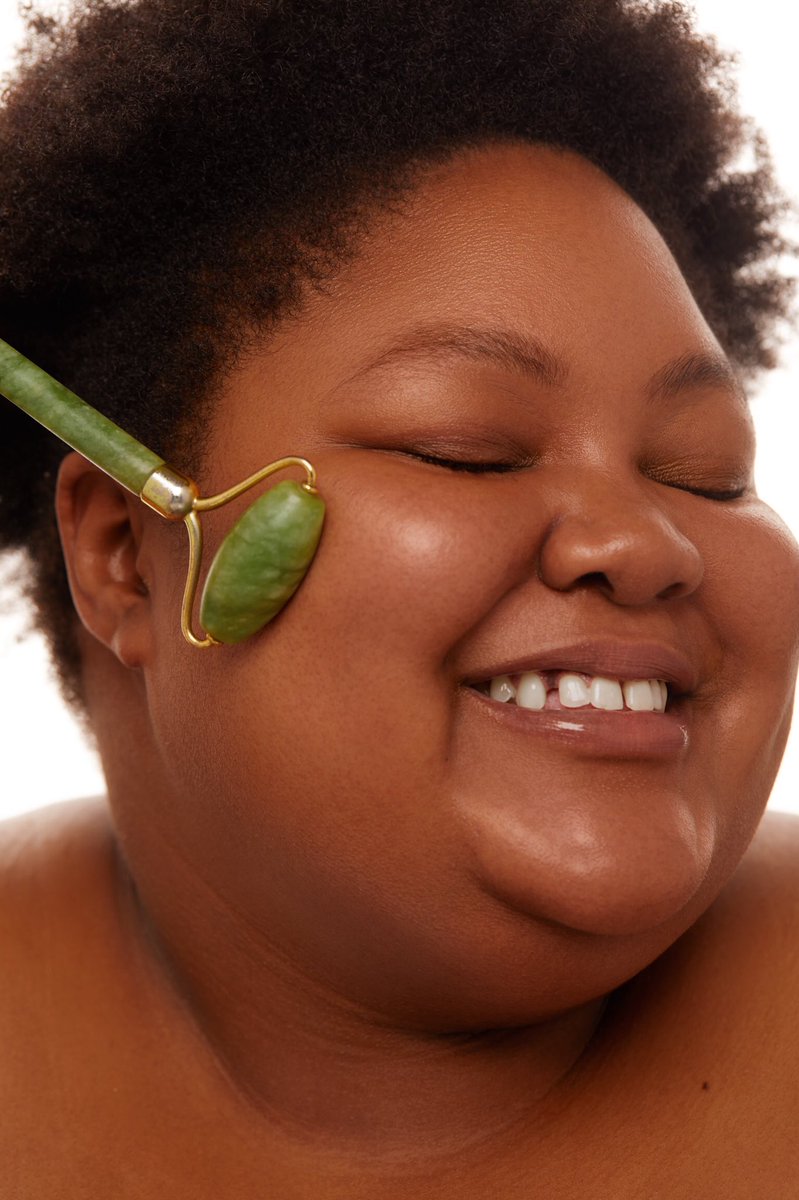 When I reached out to Rita I knew that I wanted to do something to highlight her glowing skin and radiant smile. I told her to grab any skincare products she had because we would be focusing on beauty shots. She nailed the assignment.