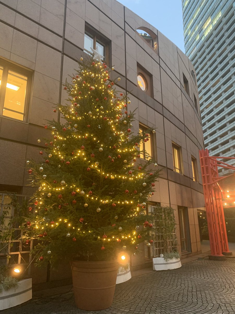 スウェーデン大使館 Twitterren 今日はアドベント第四主日 スウェーデンでは24日のクリスマスイブにお祝いをします プレゼントを開けるのも24日 プレゼントと言えば 今年は6mのクリスマスツリーが登場しました コロナ禍だから 少しでも明るくなるようにと スウェーデン大使館 Twitterren 今日はアドベント第四主日 スウェーデンでは24日のクリスマスイブにお祝いをします プレゼントを開けるのも24日 プレゼントと言えば 今年は6mのクリスマスツリーが登場しました コロナ禍だから 少しでも明るくなるようにと
