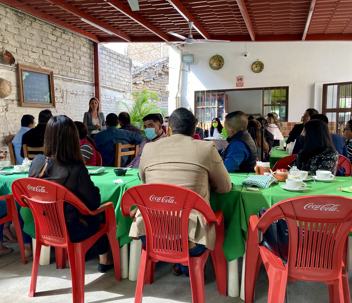 JasminBugarin's tweet photo. Hoy estuve en compañía de grandes y talentosos amigxs abogados, con quienes habremos de trabajar de la mano de cara al Proceso Electoral que esta a días de iniciar. https://t.co/ookljLsm1Z