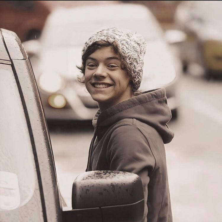 very long and needed thread of             • fetus harry •