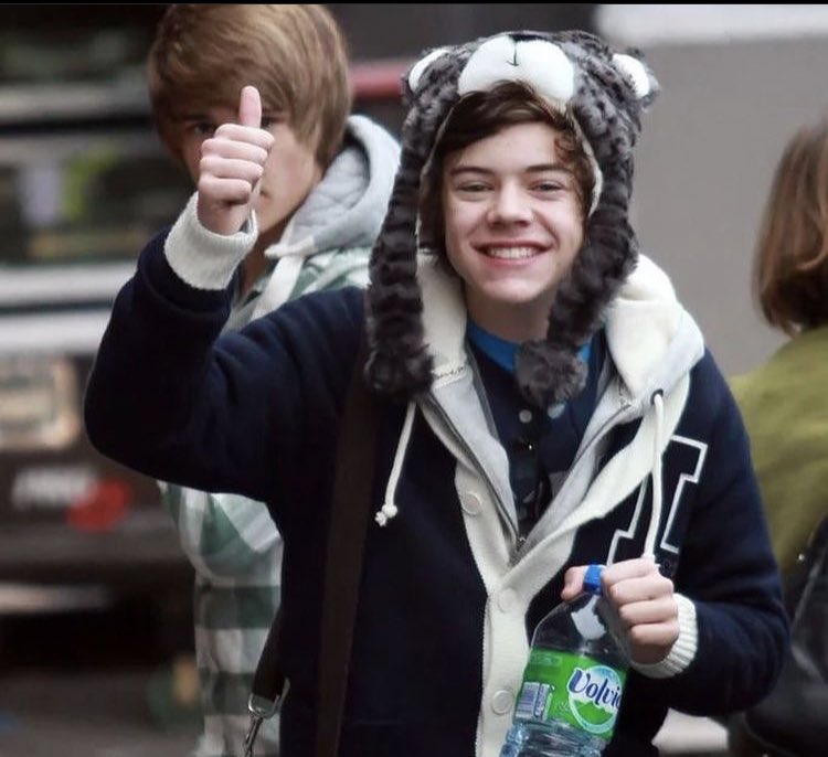 very long and needed thread of             • fetus harry •