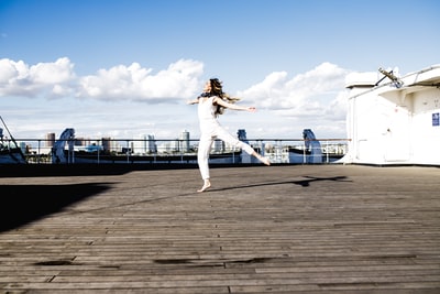 SimranHQ's tweet photo. Photo By Spencer Dahl | Unsplash - via @Crowdfire
#35mm #stopmotion #canon #dancerstretch #dancertools https://t.co/tg9D5c8pn2