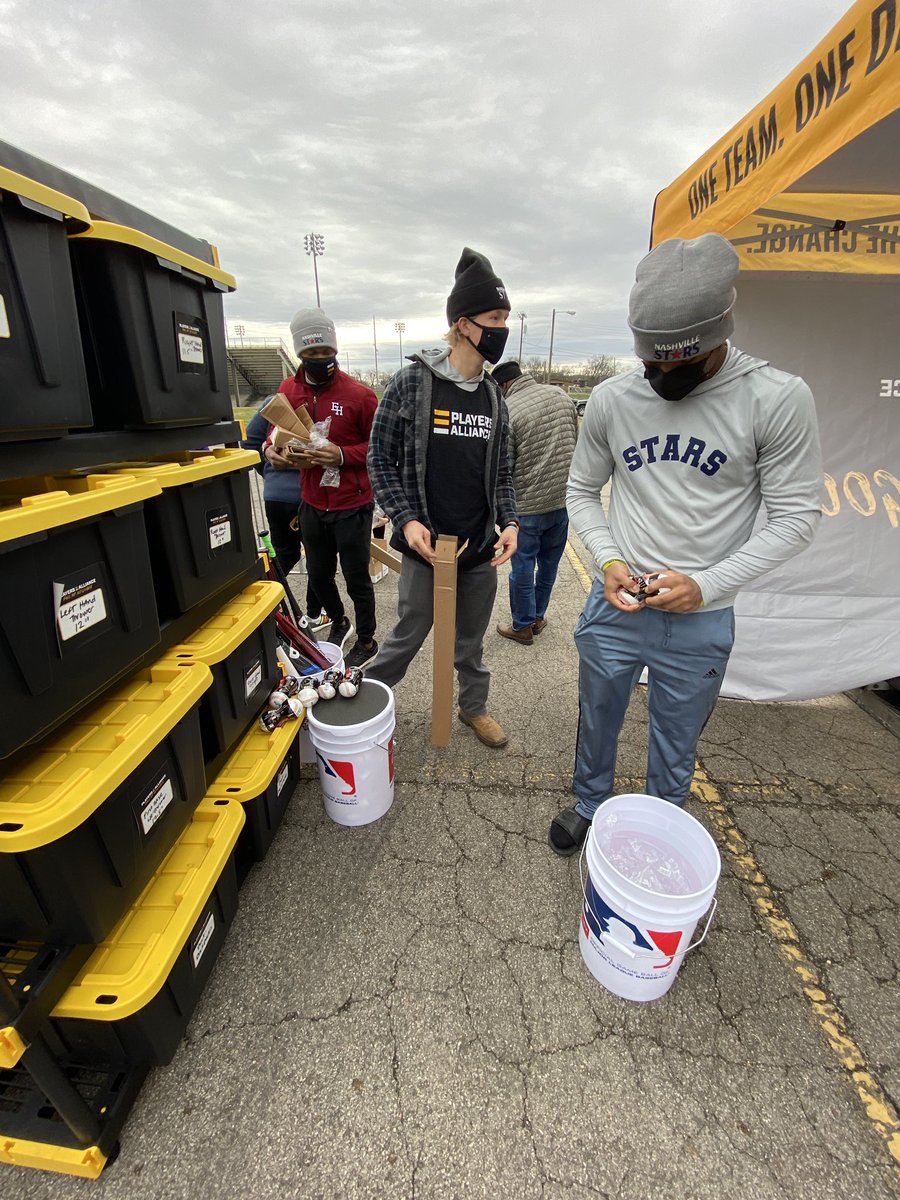 NashvilleStars's tweet photo. We had a great day teaming up with @Player_Alliance and the @mlb for their #PullUpNeighbor event in #Nashville! A special shout-out to the men of @EmpowerPursuit for showing up early and helping us volunteer! #NashvilleStars https://t.co/2tgsYFh17A