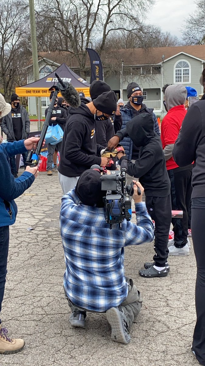 NashvilleStars's tweet photo. We had a great day teaming up with @Player_Alliance and the @mlb for their #PullUpNeighbor event in #Nashville! A special shout-out to the men of @EmpowerPursuit for showing up early and helping us volunteer! #NashvilleStars https://t.co/2tgsYFh17A