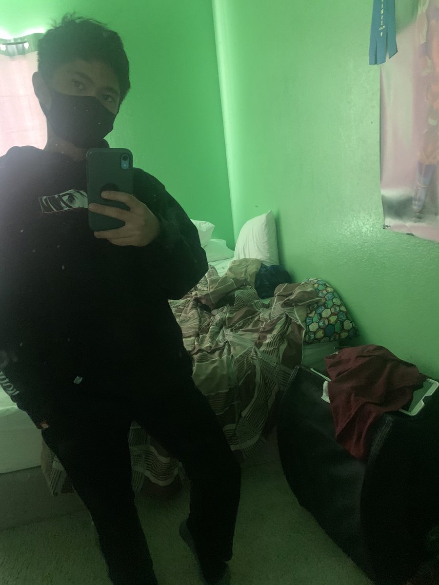 WoomyBrigade's tweet photo. Mirror pics cause I’m bored. https://t.co/7M5oNLQ3a8