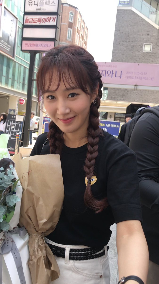 how kwon yuri looks in real life; a breathing thread