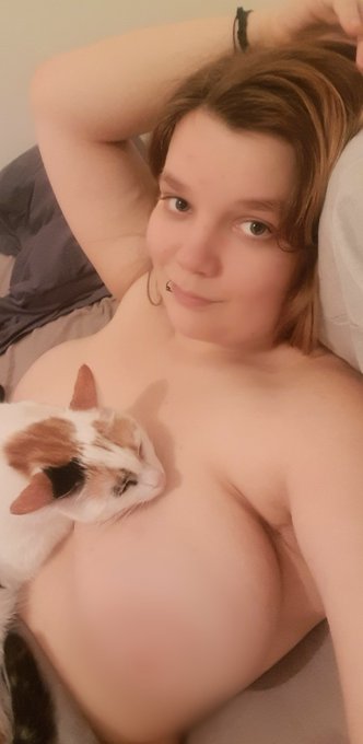 Qui aimerait &ecirc;tre &agrave; la place de Dolly ? https://t.co/mE2mNCHela