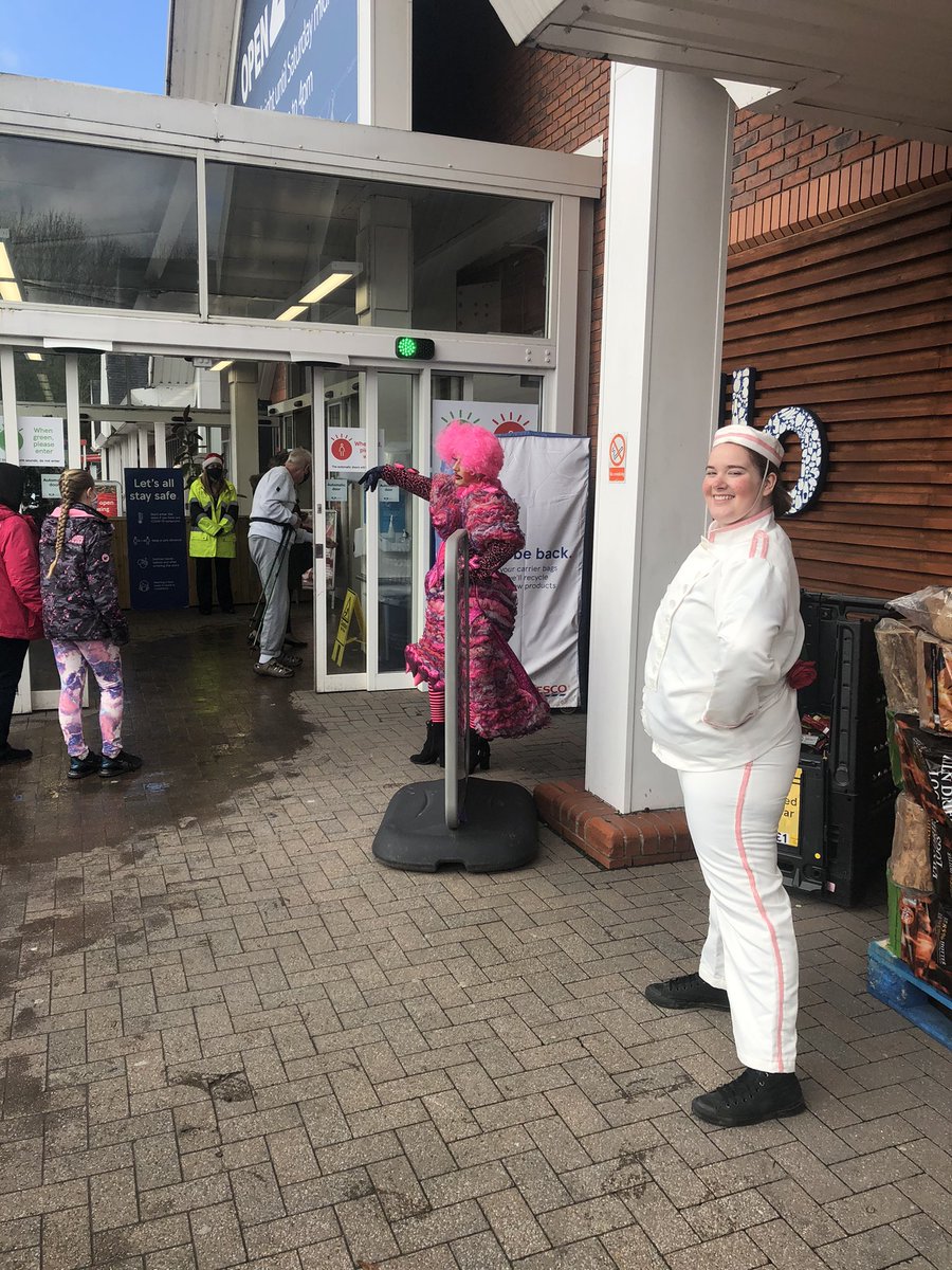 MichelleActor's tweet photo. We had such a great time at ##tescoredditch performing #tescopanto It was wonderful to see so many smiles and amazing staff spreading the Christmas cheer. Oh yes it was! @Tesco @tescofood https://t.co/5AIPWnGsMR