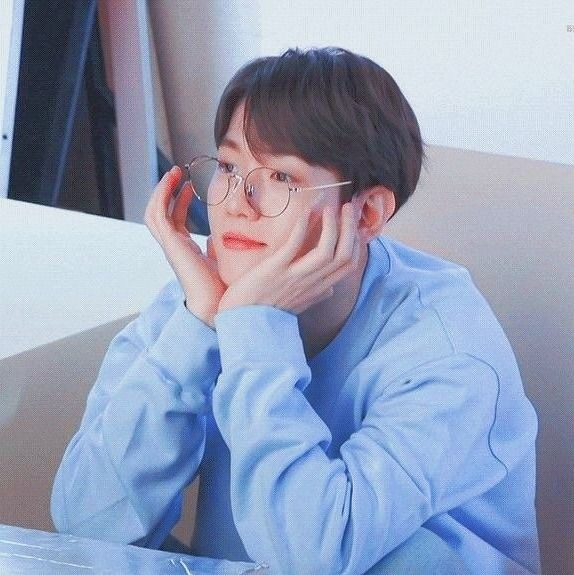 baekhyunbee tweet media