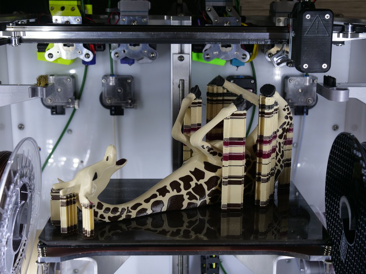 ReneJurack's tweet photo. 48,5h/4tool-print with the @E3DOnline #Toolchanger using beautifull @Fillamentum #extrafill PLA! Maxed out the buildsize to >300mm and 150mm tall to hold even big champagne-bottles! Sliced with #PrusaSlicer without postprocessing! Model by @theREALwelbot > https://t.co/lHii5545pg https://t.co/Qxz5mrFjWL