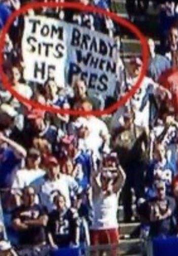 LOLCrowdSigns (@lolcrowd) on Twitter photo 