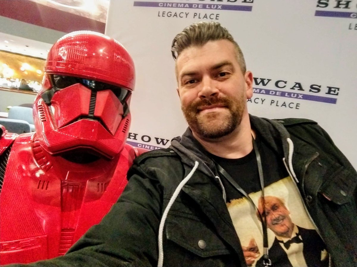 MikeWendt's tweet photo. A year ago tonight @TheEddieMcCabe and myself hosted a #StarWars Marathon and did an episode of #ThatMovieShow from @ShowcaseUS @LegacyPlace Dedham... Hopefully we can get back to stuff like that soon! 
#RadioShow #Podcast #Host 
@StarWars https://t.co/g6Kw6jdHCW