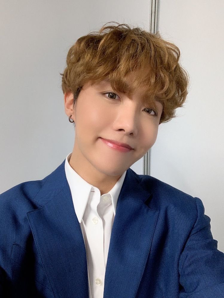 YanniWorld_twt's tweet photo. 🖇 •📲. ⃗. @ #Yannick • updᥲtᥱ: #️⃣ : #GOLD71stCB + #JustRightwGOLD7

Las fachas me acompañan y hoy vine de azul especialmente para el comeback de estos hermosos siete preciosos chicos. Muchas felicidades por su gran día y también les agradezco la invitación. ☀️🐿 https://t.co/igkpbkvmsr