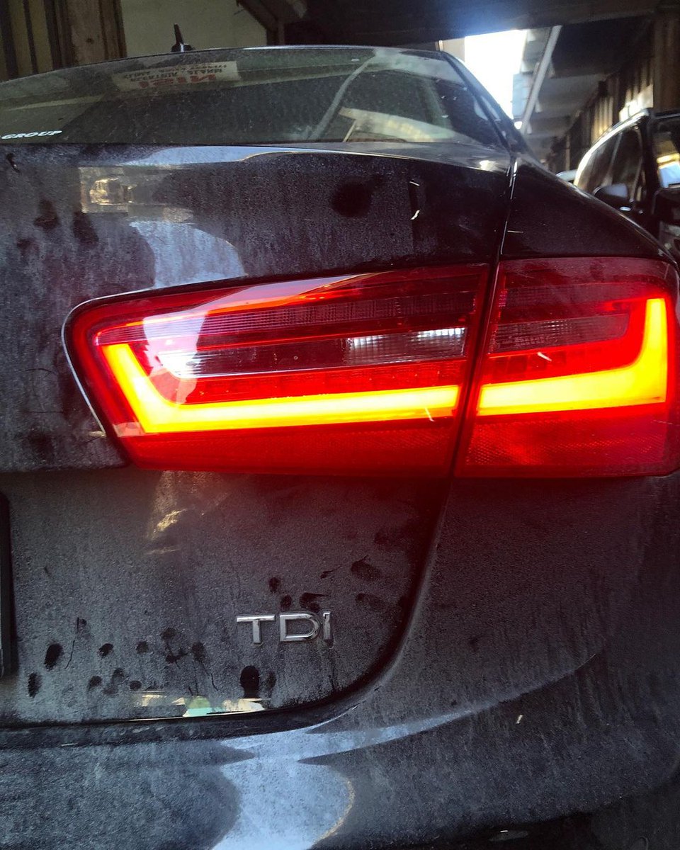 Audi A6 Stop Park Led Tamiri.
(Tail light Repair)

Detaylı Bilgi için için mesaj atın

#audi #audia6 #audirs6 #audiquattro #farstoptamiri #stopledtamiri #gündüzledtamiri