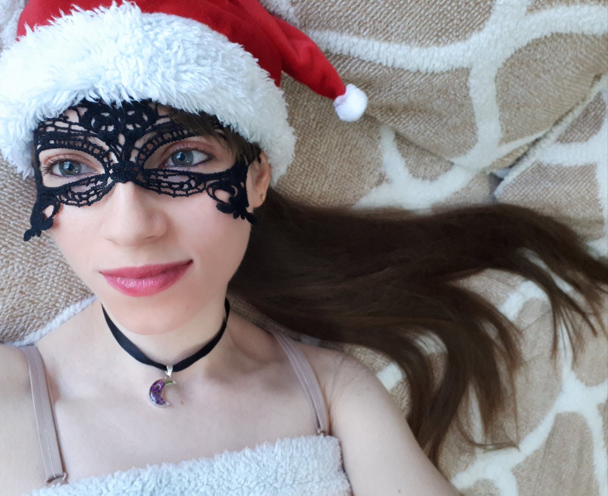 ElyKelly3's tweet photo. Hola hola! Cuanto tiempo sin subir algo por aquí 😅 hoy sábado de stream, no tengo nada especial planeado, pero ya veremos que surge.
En 10 minutos empezamos!!

#amongus #roblox #hellodecember #christmasiscoming #twitchstreamers #twitchaffilate #twitch #twitchmexico   #Navidad https://t.co/aL8wHqOPUb
