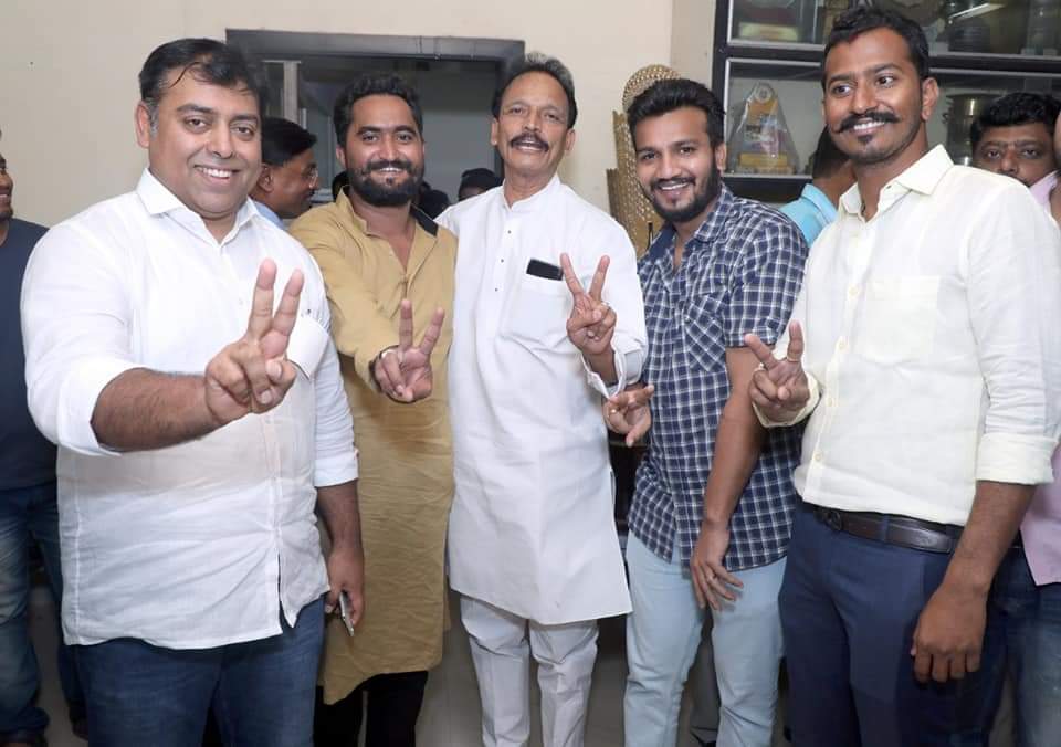 Arif_Abbas_IYC's tweet photo. मुंबई काँग्रेसच्या (@INCMumbai) अध्यक्षपदी आमदार भाई जगताप(@BhaiJagtap1) साहेब यांची निवड झाल्याबद्दल त्यांचे हार्दिक अभिनंदन व भावी वाटचालीसाठी शुभेच्छा!💐 https://t.co/D394mYTWqp