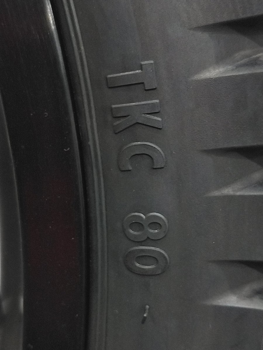KTM819O4's tweet photo. #TKC80 #Twinduro #Continental
950AdventureSに履かせていた昔からのタイヤです(^_^ゞ https://t.co/GEGi39e5qx