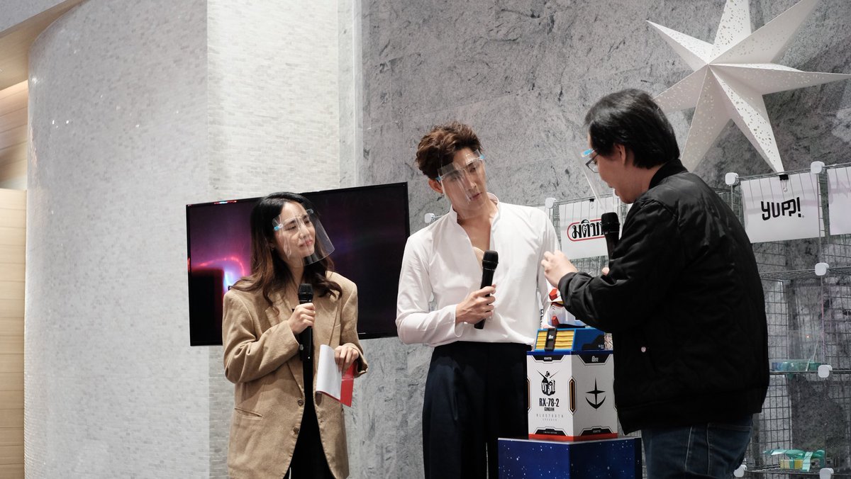 winterbookfest's tweet photo. ภาพงานเปิดตัว GUNDAM BLUETOOTH SPEAKER ที่งาน #WinterBookFest2020  เมื่อวานนี้ค่ะ https://t.co/orwEot1U3R