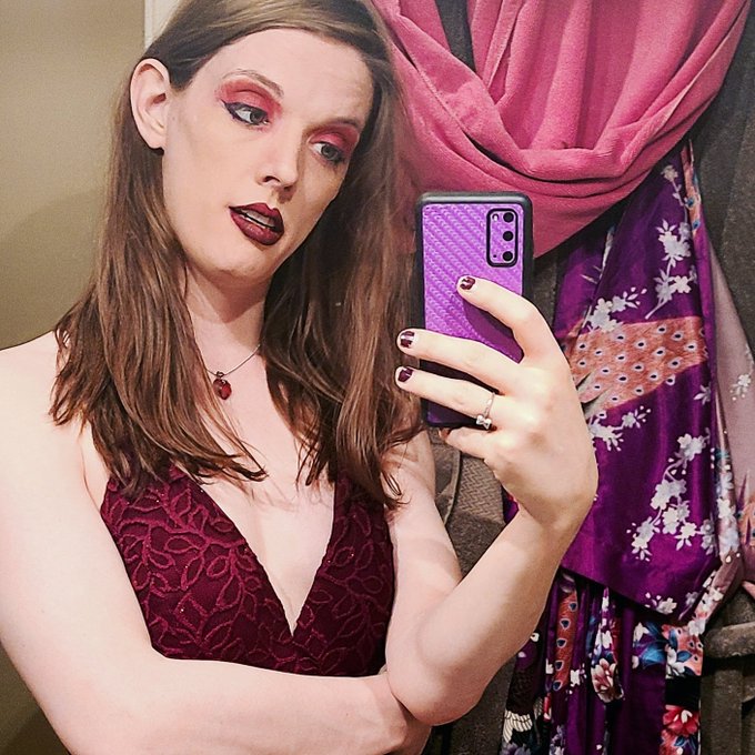 Dress number 2, I'm at 110% capacity time to injure myself! https://t.co/dvtTwy1bgV