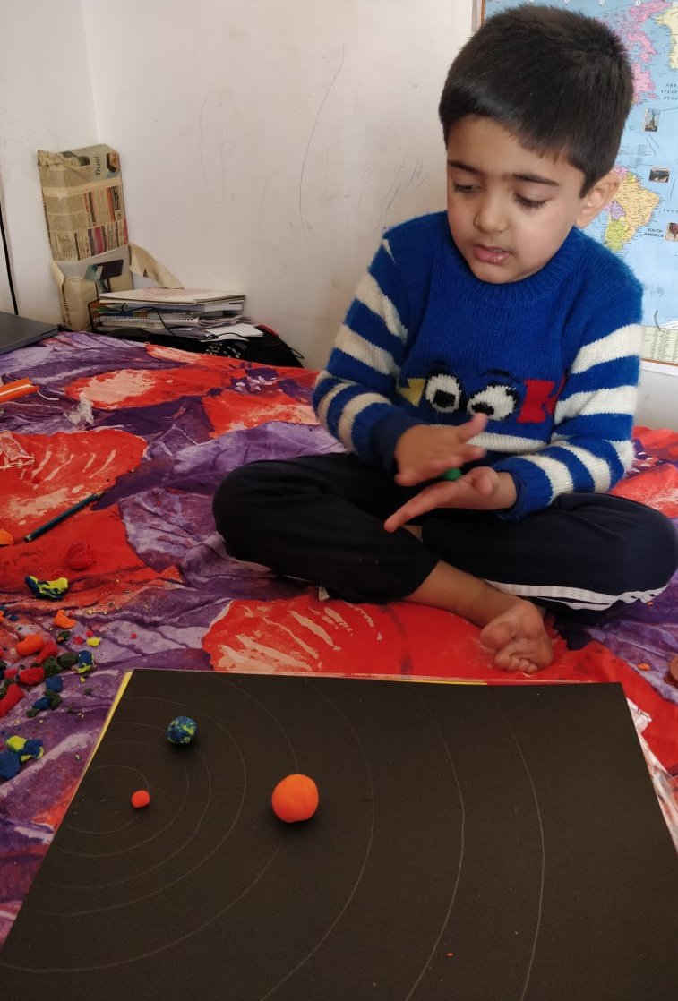 SujataPurkayas3's tweet photo. #virtuallearning #themebasedlearning #solarsystem #planets #rgsnoida #thebestschoolinNoida @supritichauhan @rgsnoida https://t.co/7Yc4P4kepn