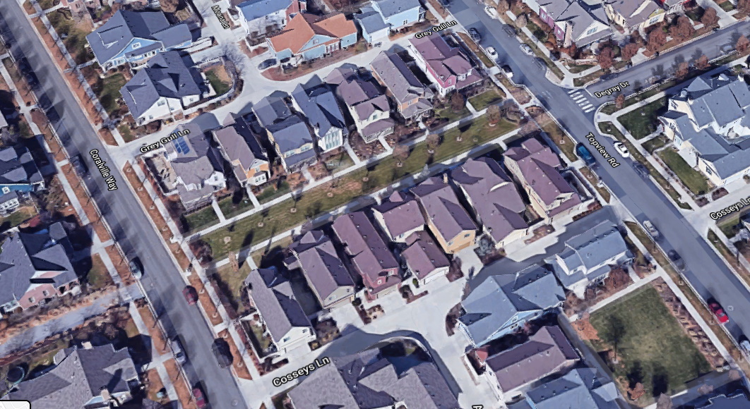 More recently, some planners realized that the alley had made the "street" redundant. When the street was omitted from some parts of newly-designed areas, however, a grassy common lawn occupied exactly the same space in which the street otherwise would have been.